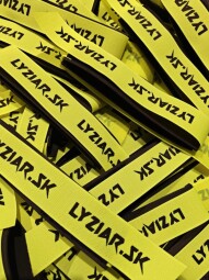 PÁSKA NA LYŽE LYZIAR.SK ŽLTÁ 4CM